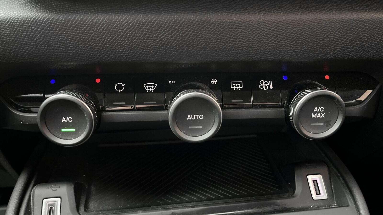 Beige Citroën ë-C4 fra 2022