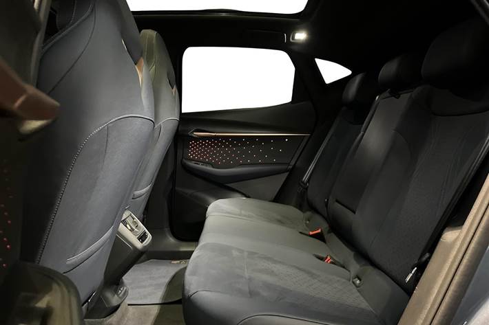 Blå Cupra Tavascan fra 2024