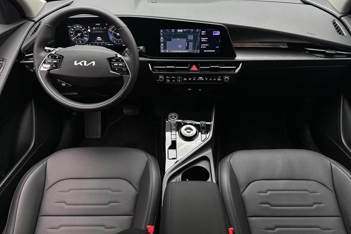 Rød Kia Niro EV fra 2025
