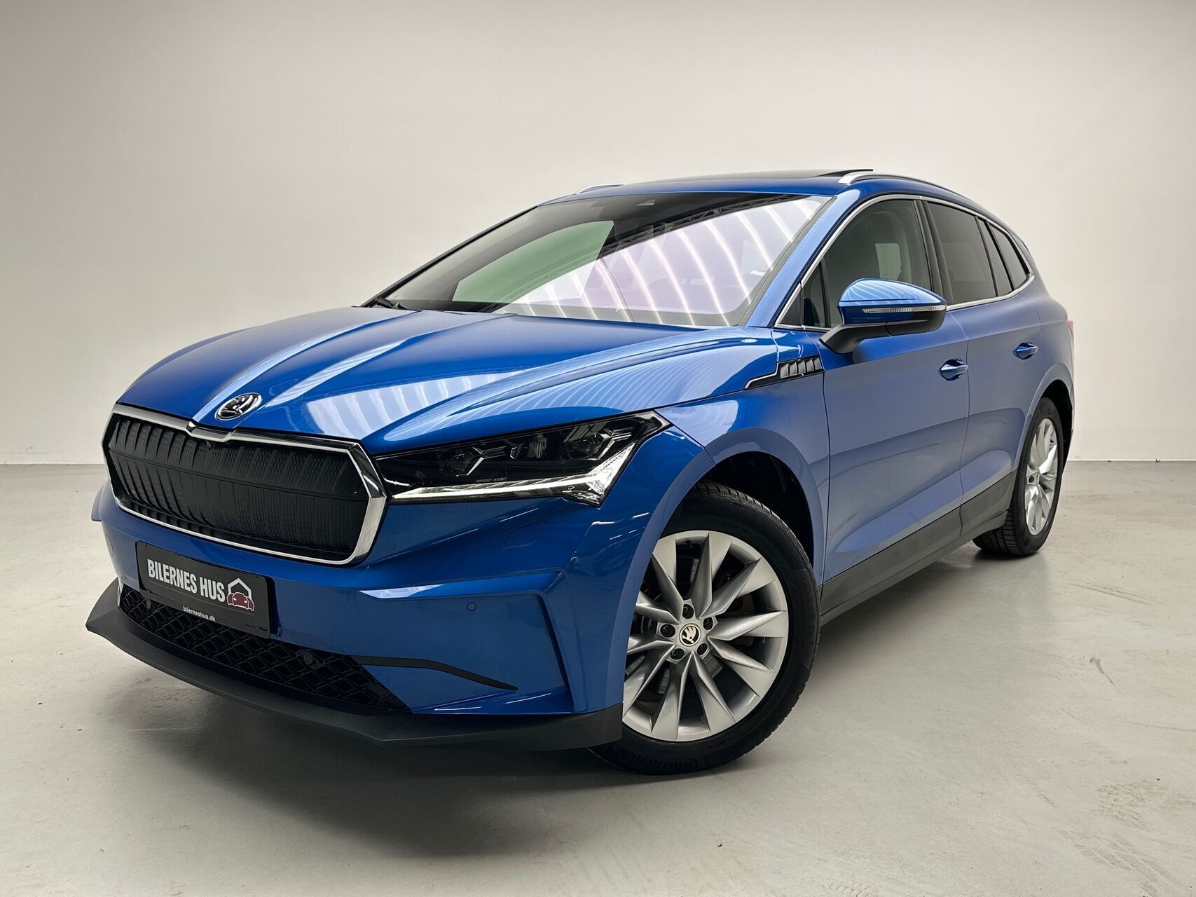 Blå Skoda Enyaq fra 2021