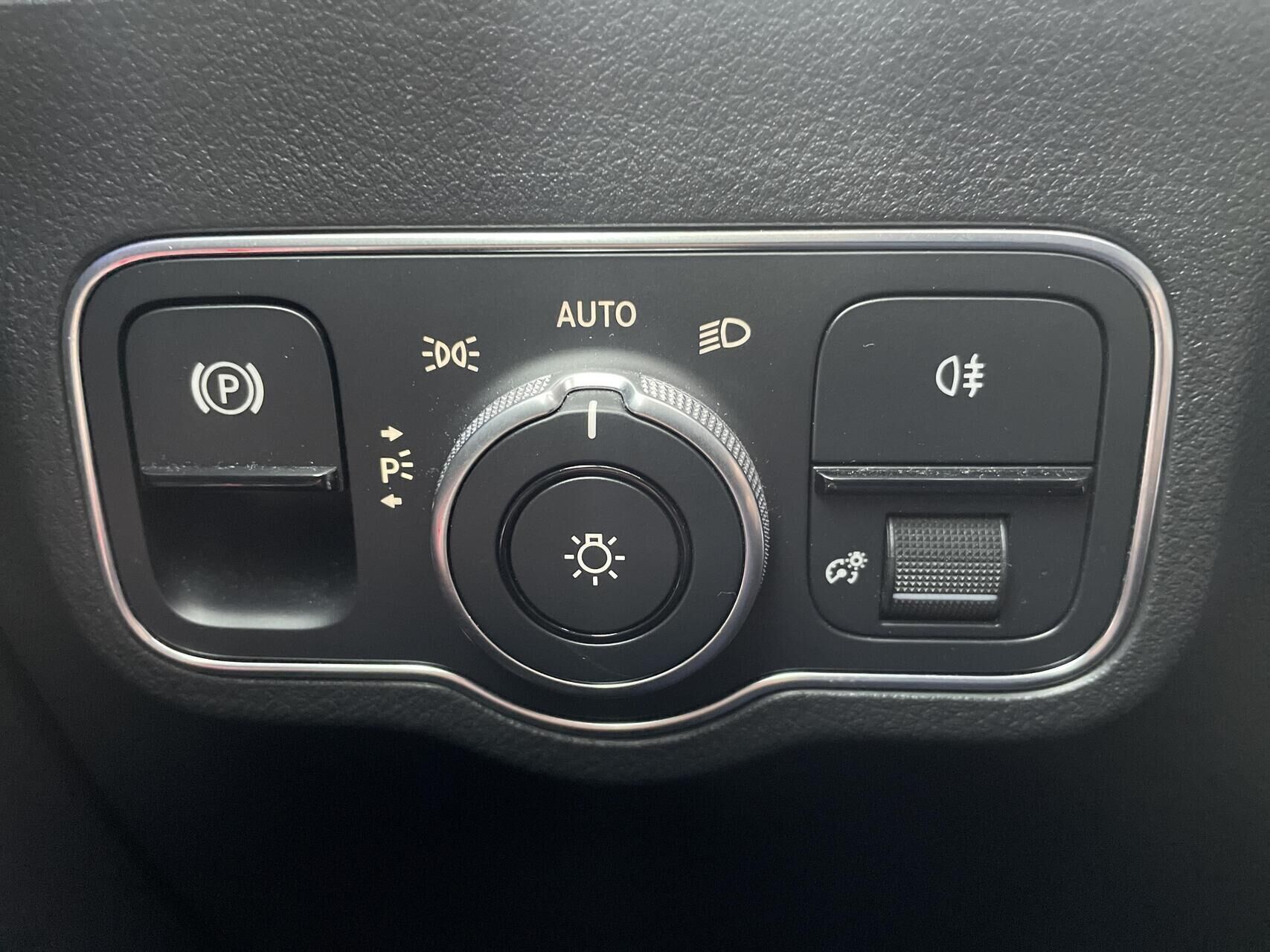 Sort Mercedes EQA 250 fra 2021