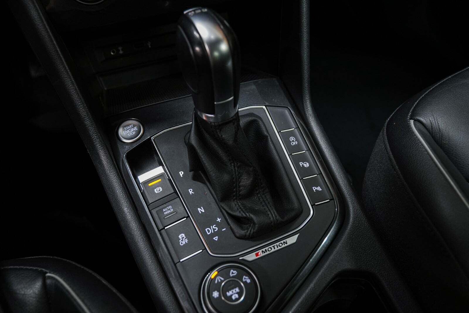 Sort VW Tiguan fra 2016