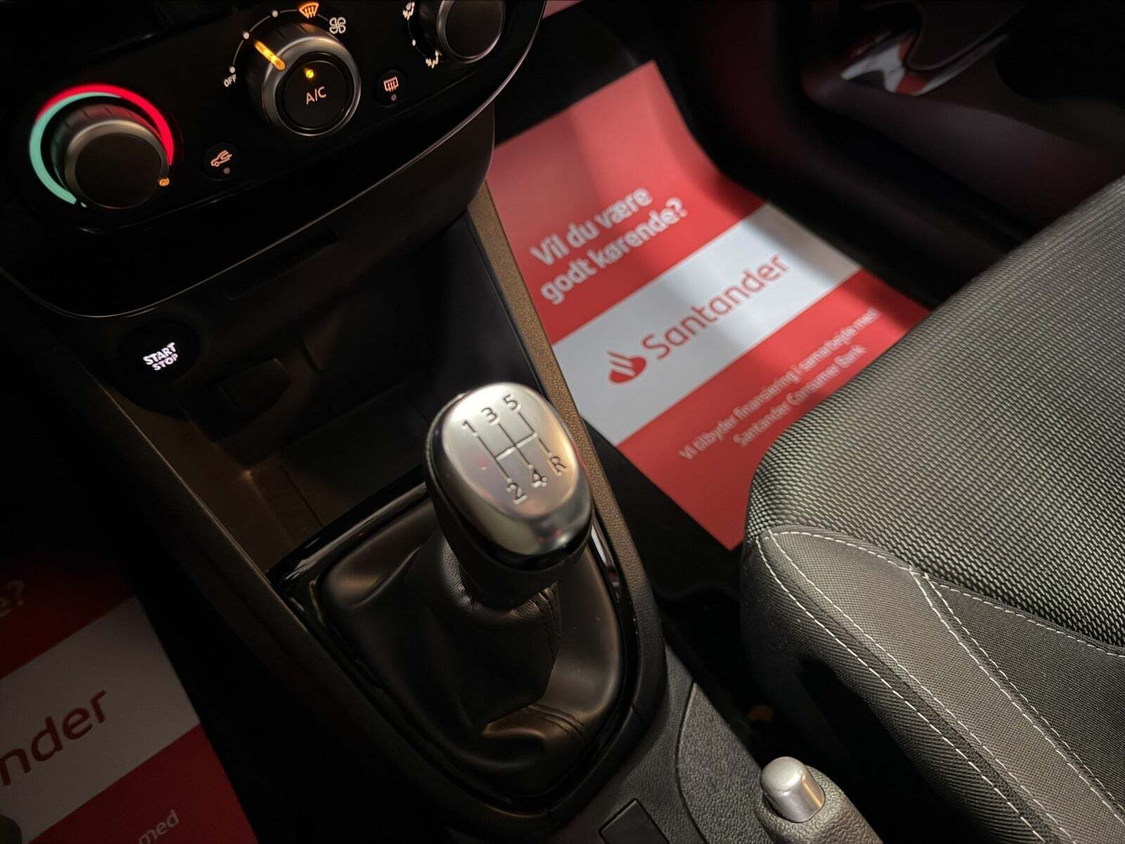 Rød Renault Clio IV fra 2019