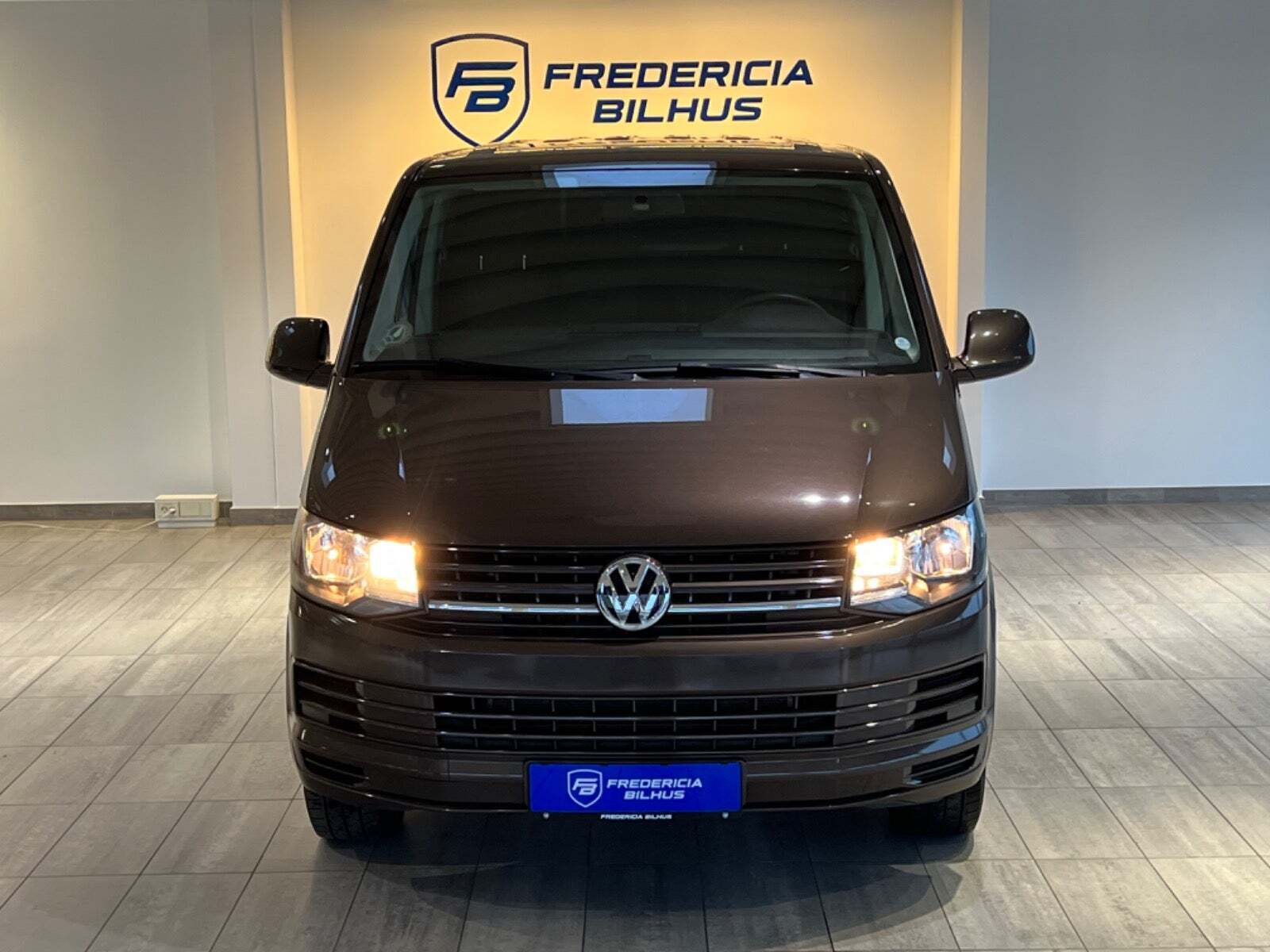 VW Transporter 2,0 TDi 150 Kassevogn DSG kort