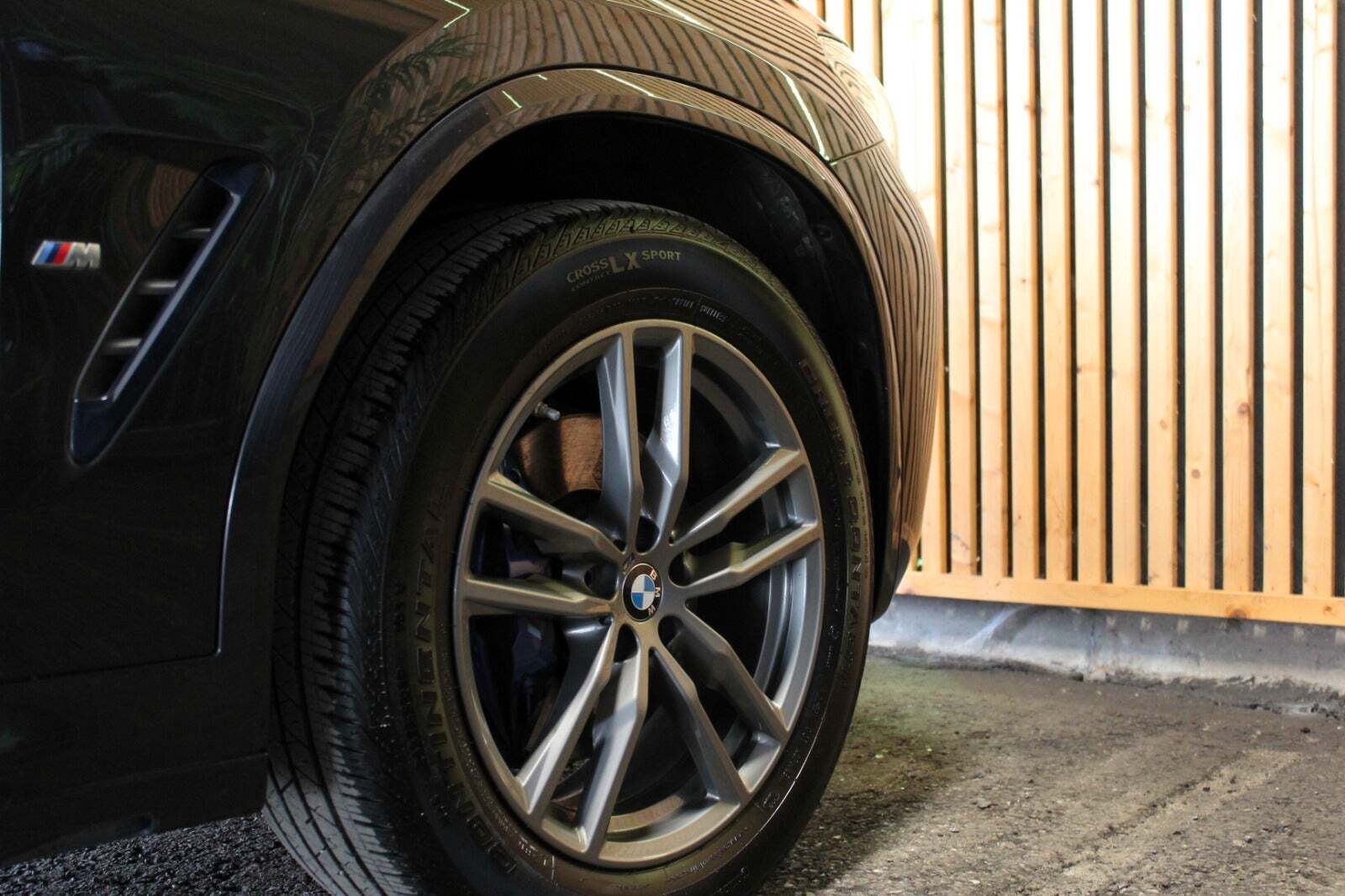 Grå BMW X3 fra 2020