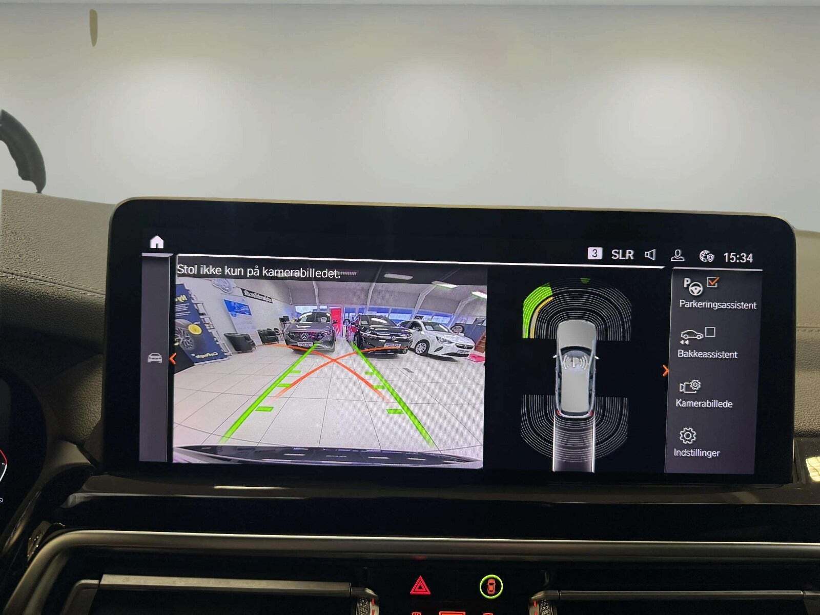 Grå BMW iX3 fra 2023