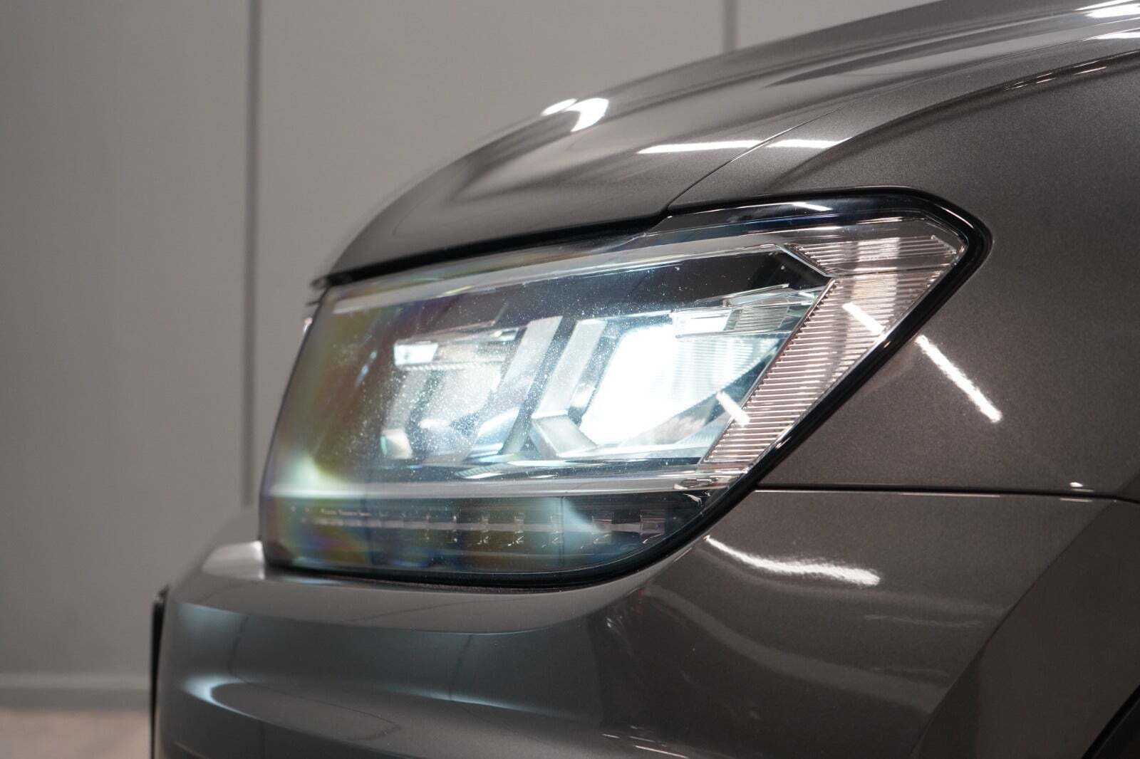 Grå VW Tiguan fra 2018