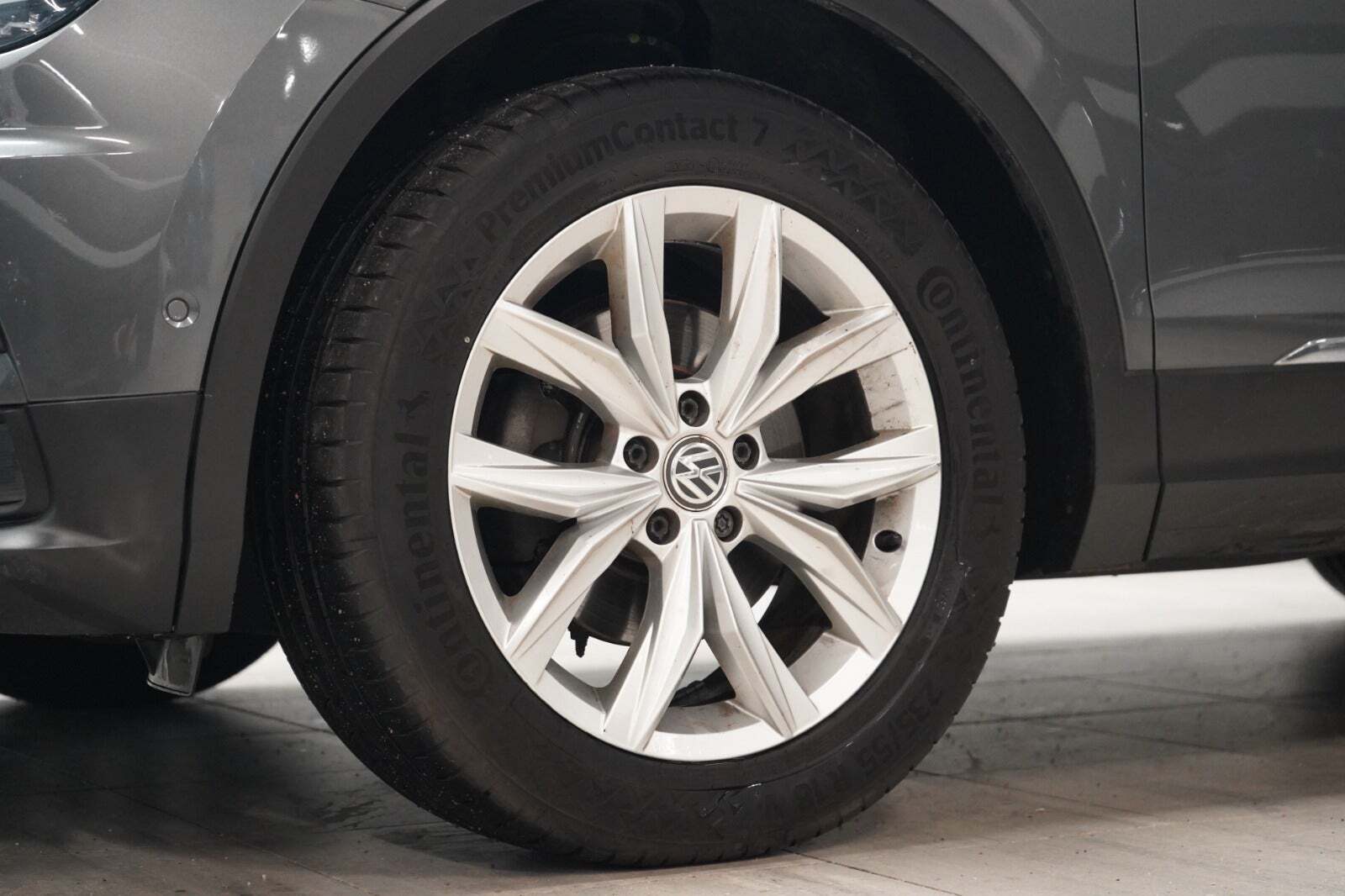 Grå VW Tiguan fra 2018