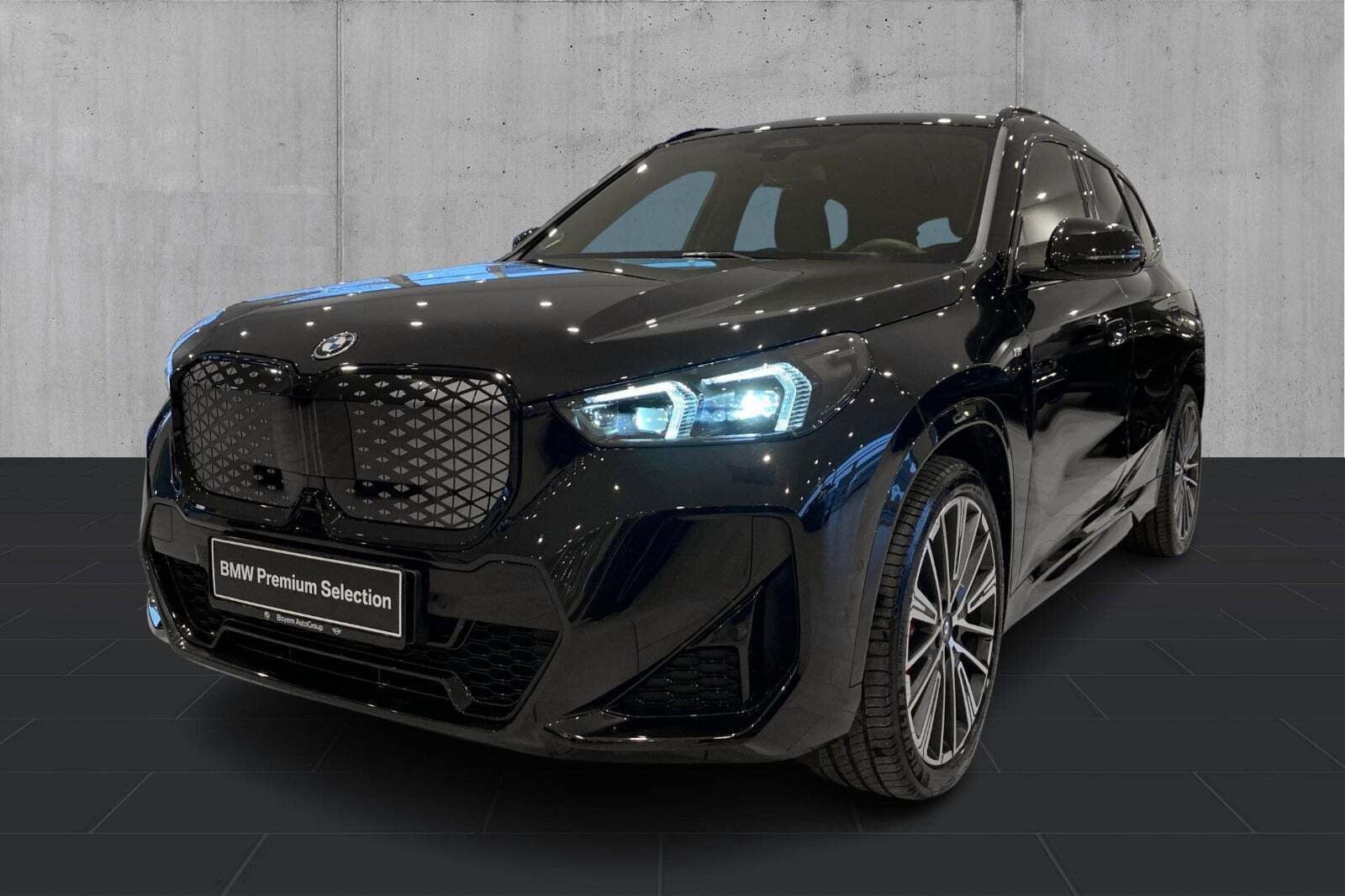 Sort BMW iX1 fra 2025