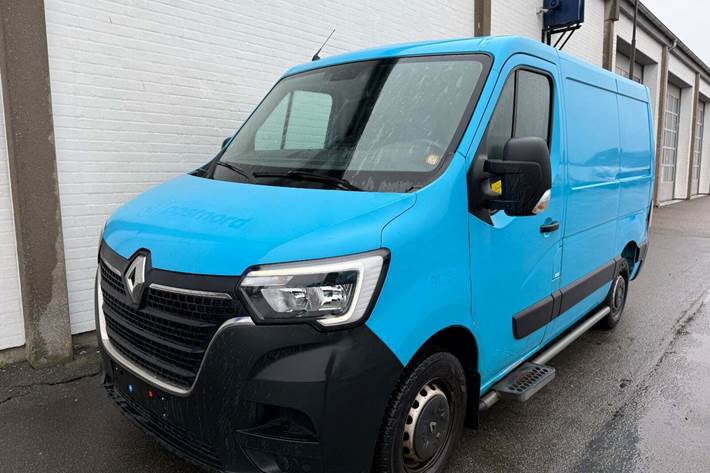 Blå Renault Master IV T33 fra 2019