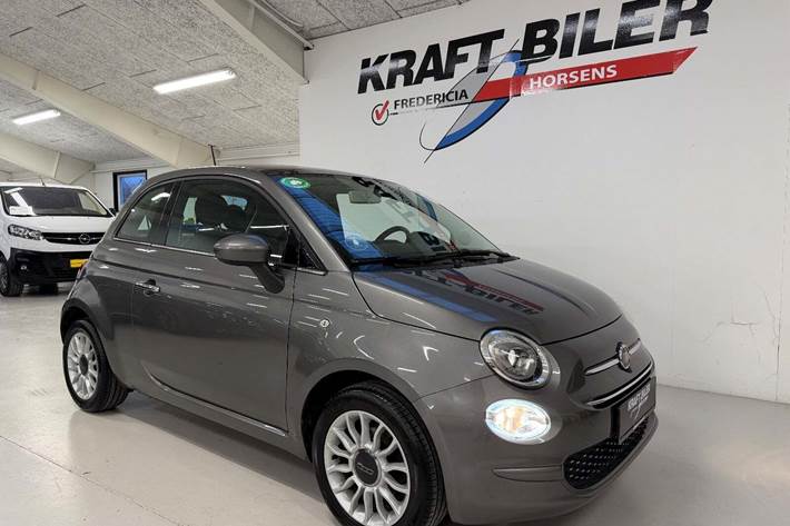 Grå Fiat 500 fra 2019 set udefra
