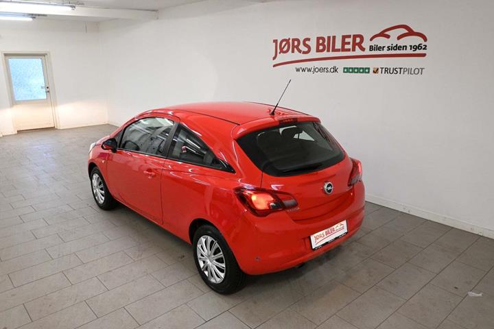 Rød Opel Corsa fra 2015