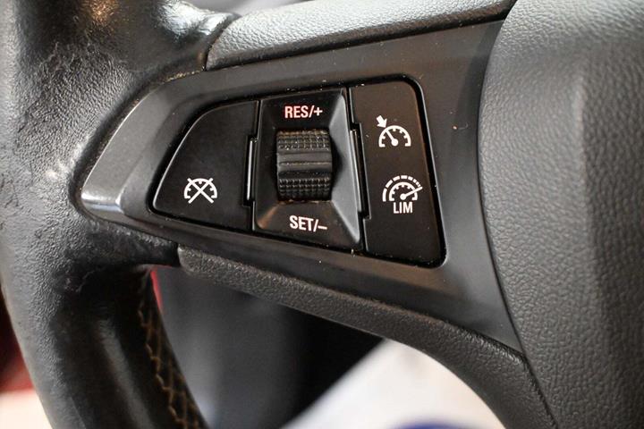 Rød Opel Corsa fra 2015