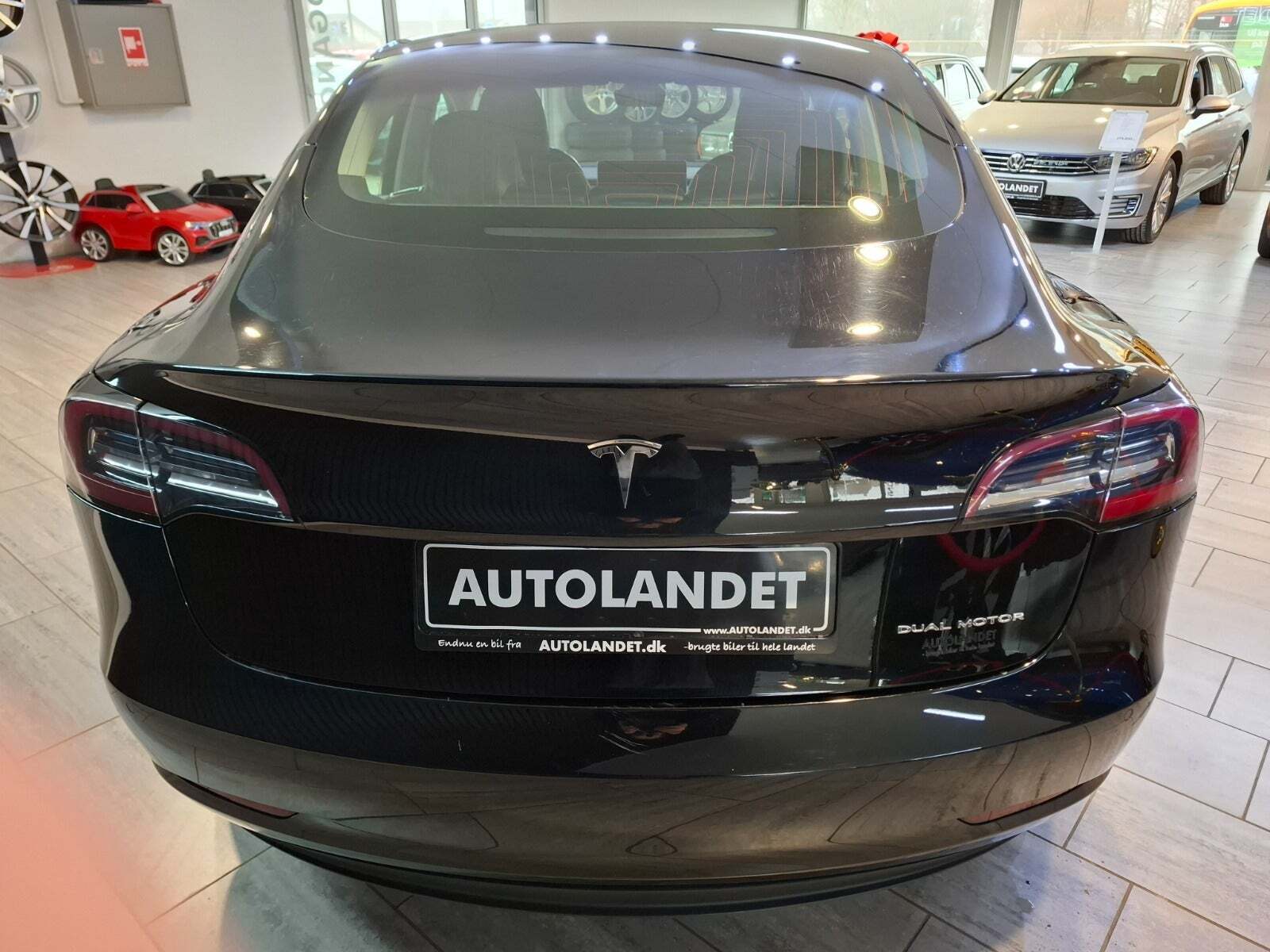 Tesla Model 3 Long Range AWD