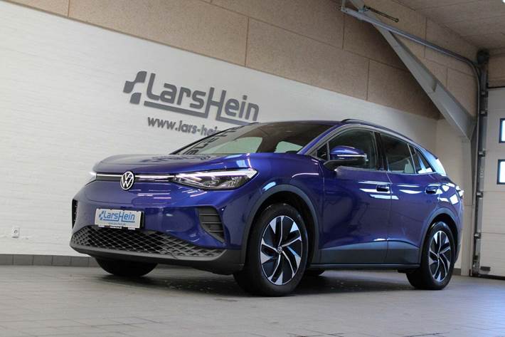 Blå VW ID.4 fra 2024 set udefra
