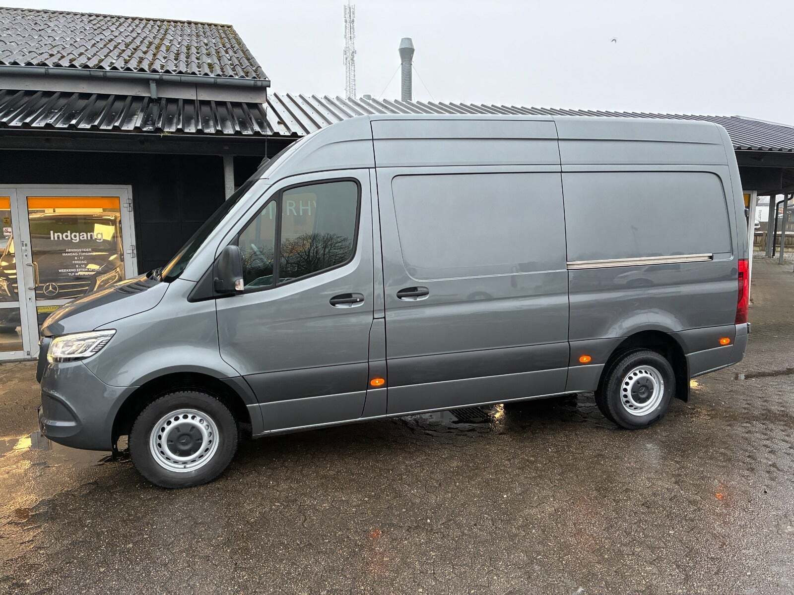 Mercedes Sprinter 319 3,0 CDi A2 Kassevogn aut. RWD