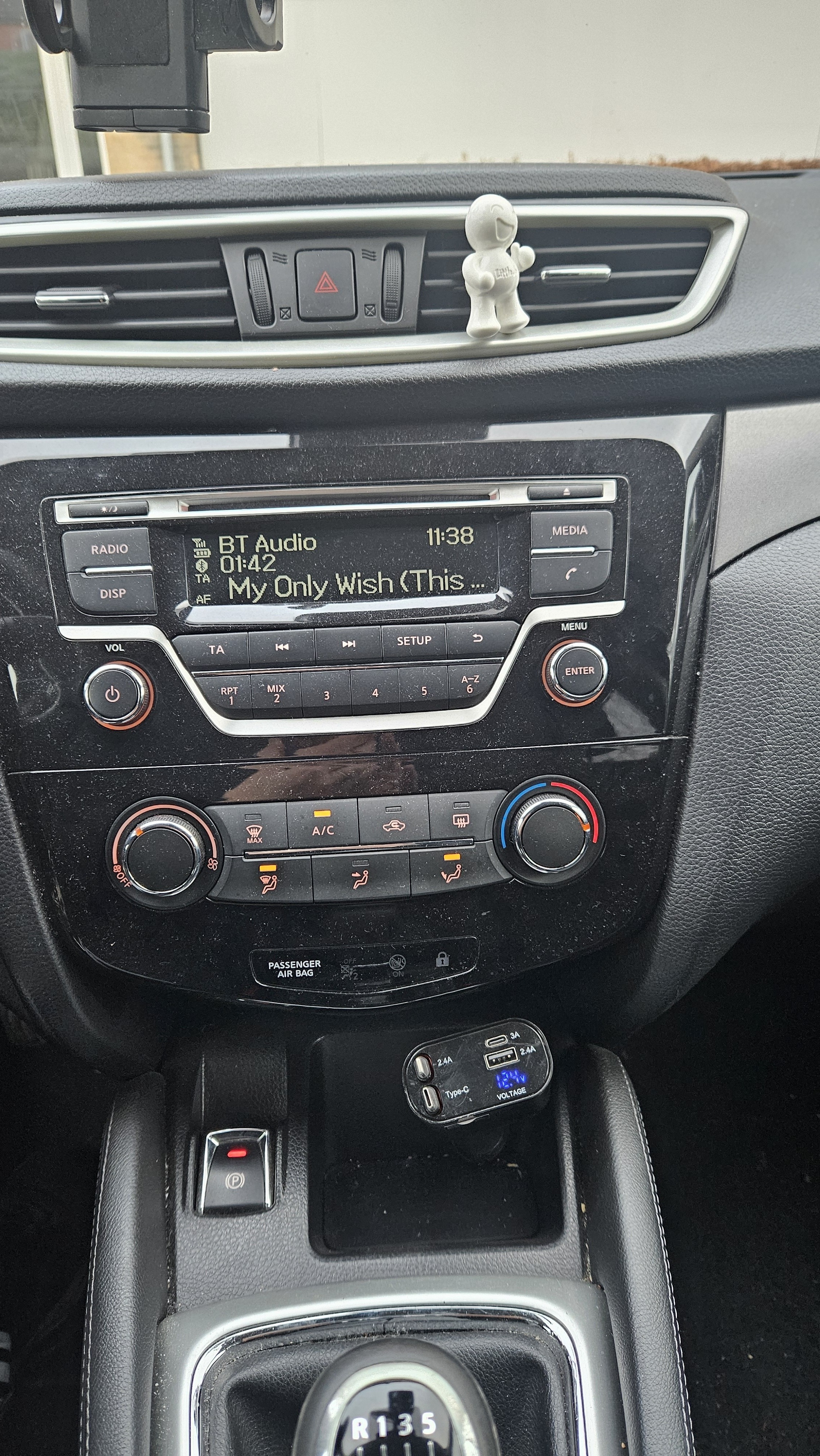 Nissan Qashqai 1,2 DIG-T 115 SUV 2WD 6 M/T