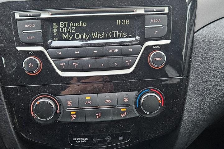 Sort Nissan Qashqai fra 2017