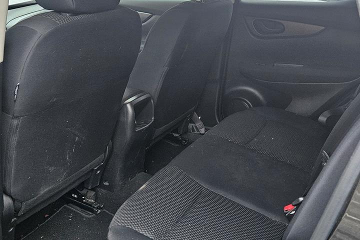Sort Nissan Qashqai fra 2017