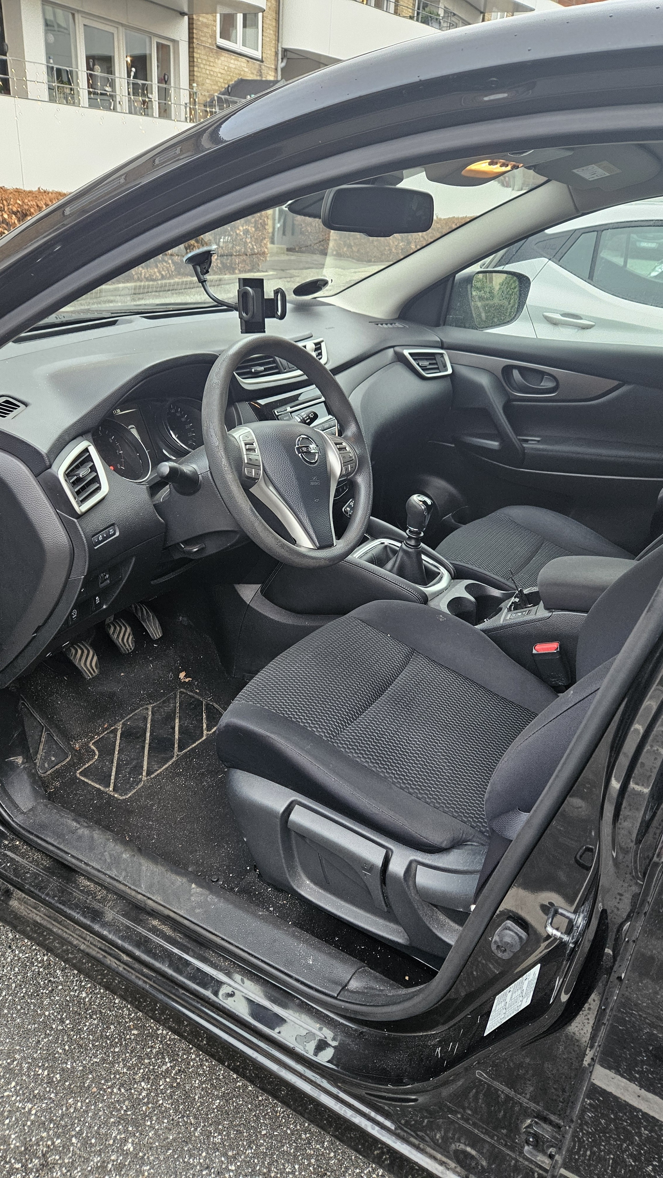 Sort Nissan Qashqai fra 2017