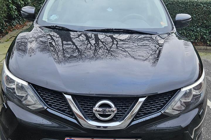 Sort Nissan Qashqai fra 2017