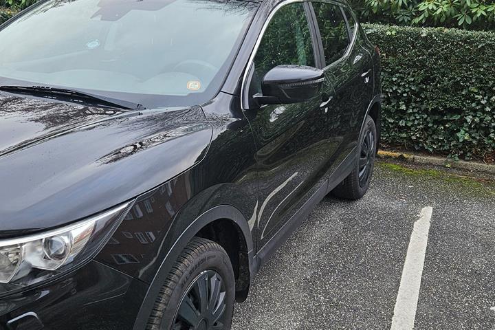 Sort Nissan Qashqai fra 2017