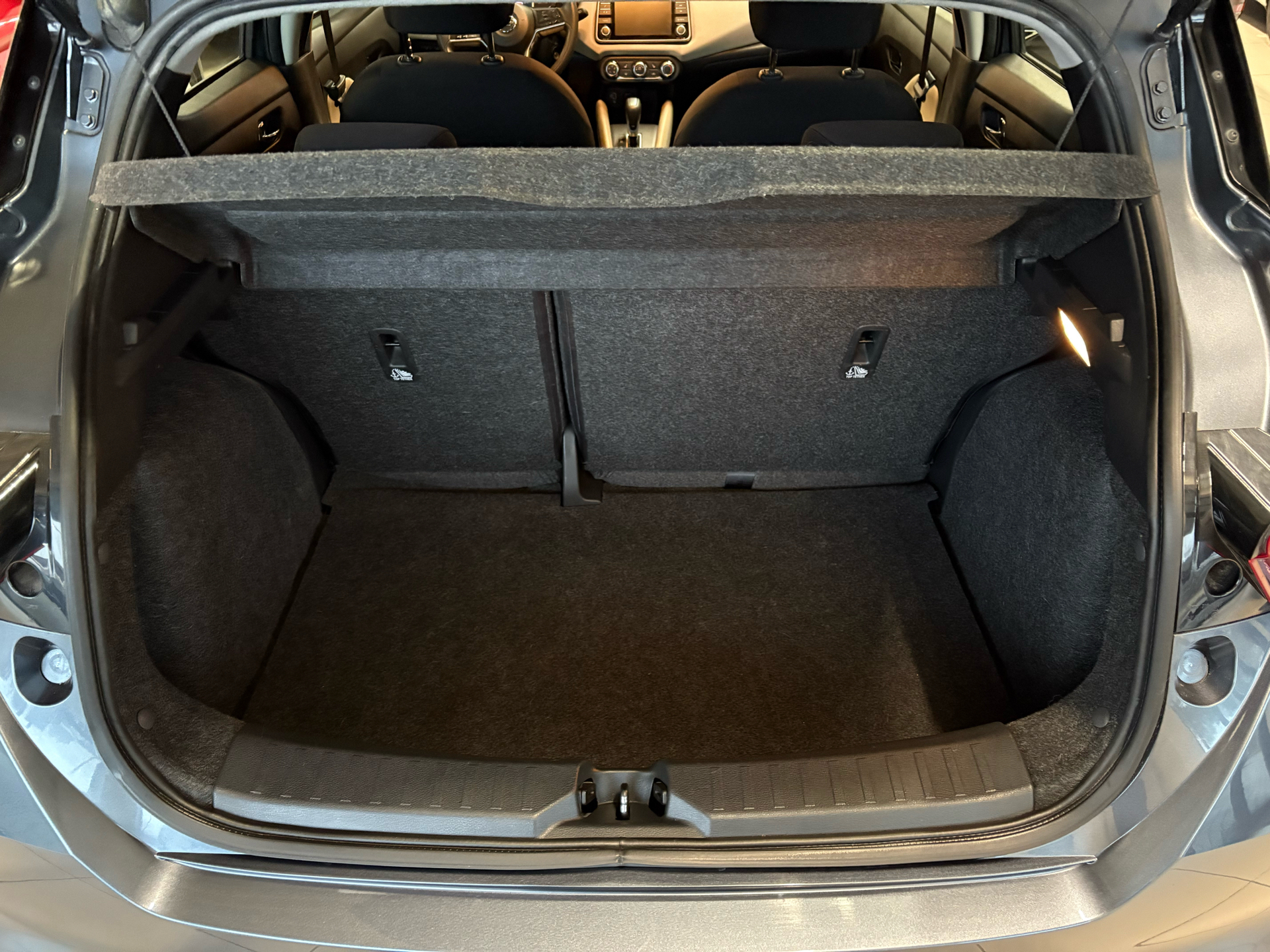 Grå Nissan Micra fra 2019