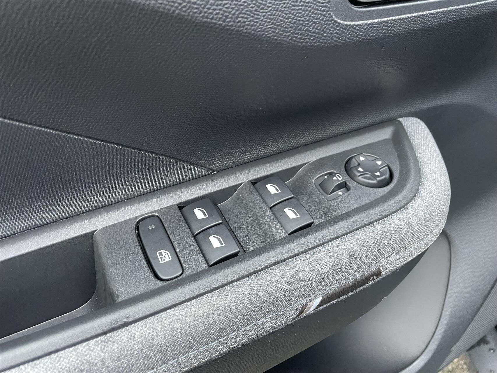 Sort Opel Frontera fra 2025