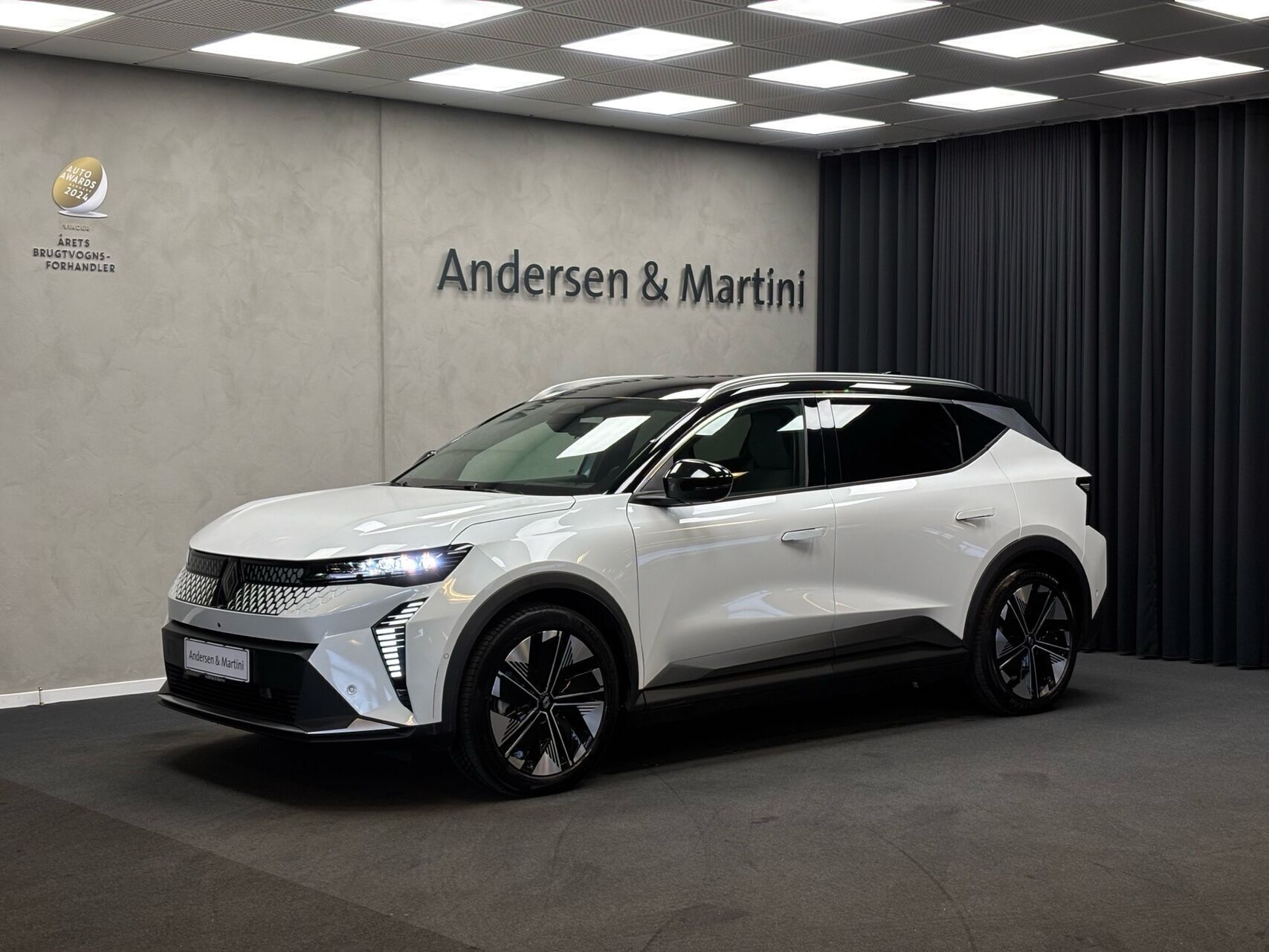 Hvid Renault Scénic fra 2025