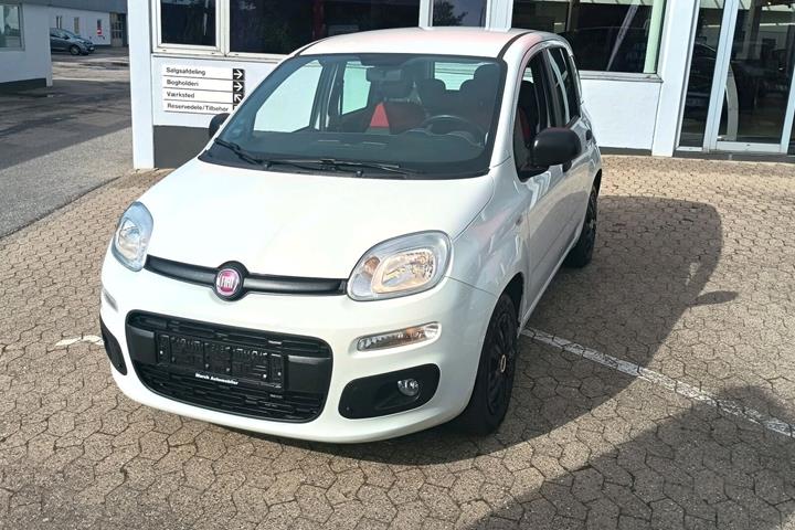 Hvid Fiat Panda fra 2016 set udefra