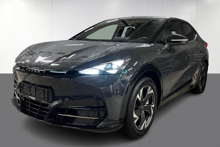 Grå Cupra Tavascan fra 2024 set udefra