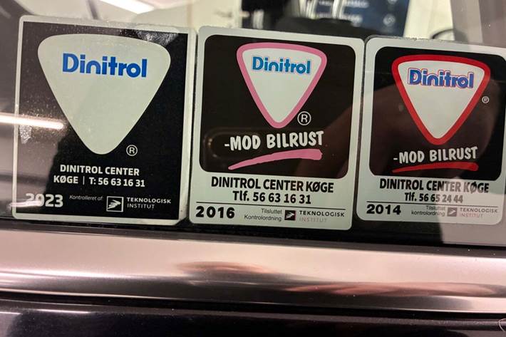 Sort Skoda Octavia fra 2014