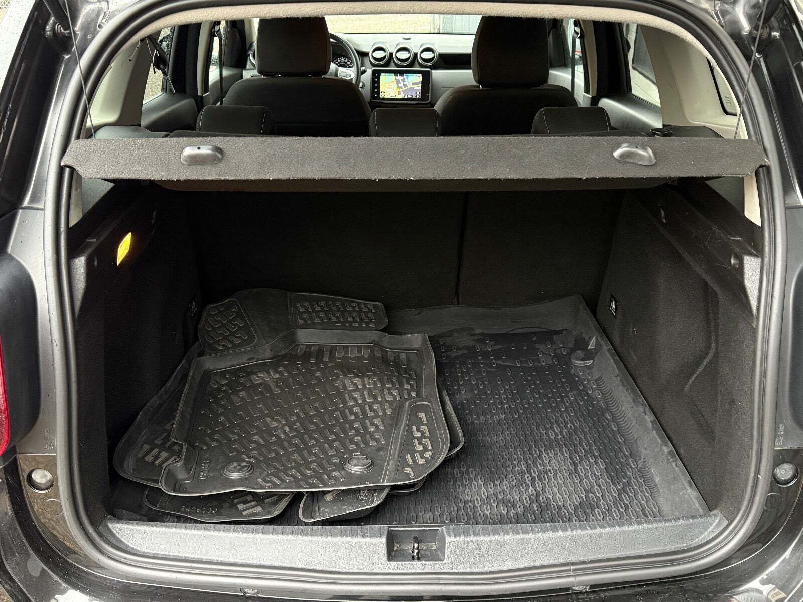 Sort Dacia Duster fra 2021