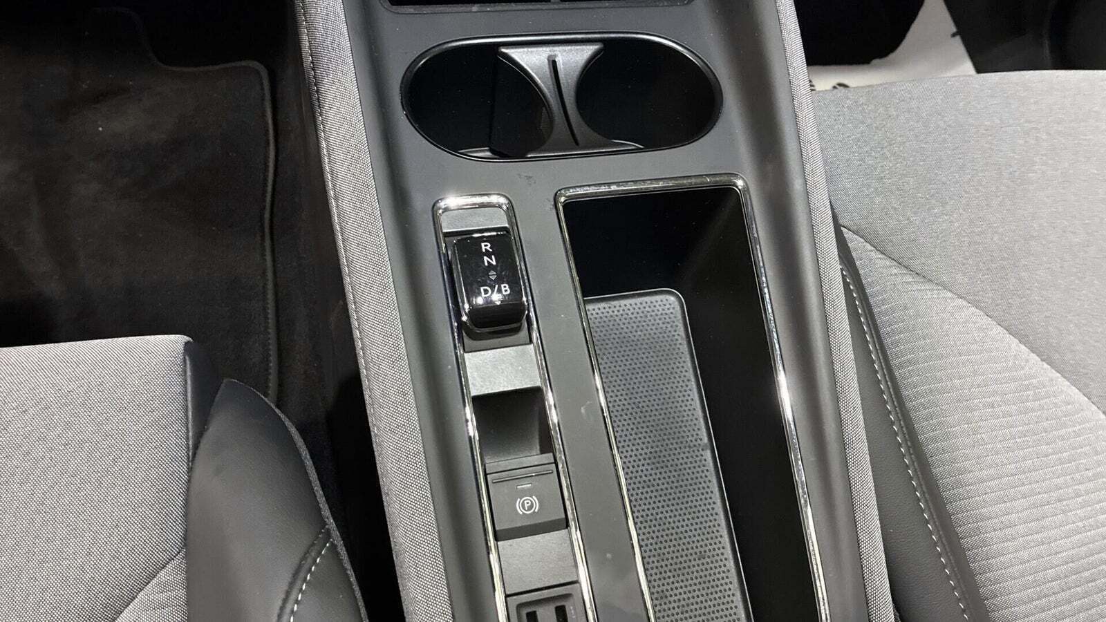 Grå Skoda Enyaq fra 2025