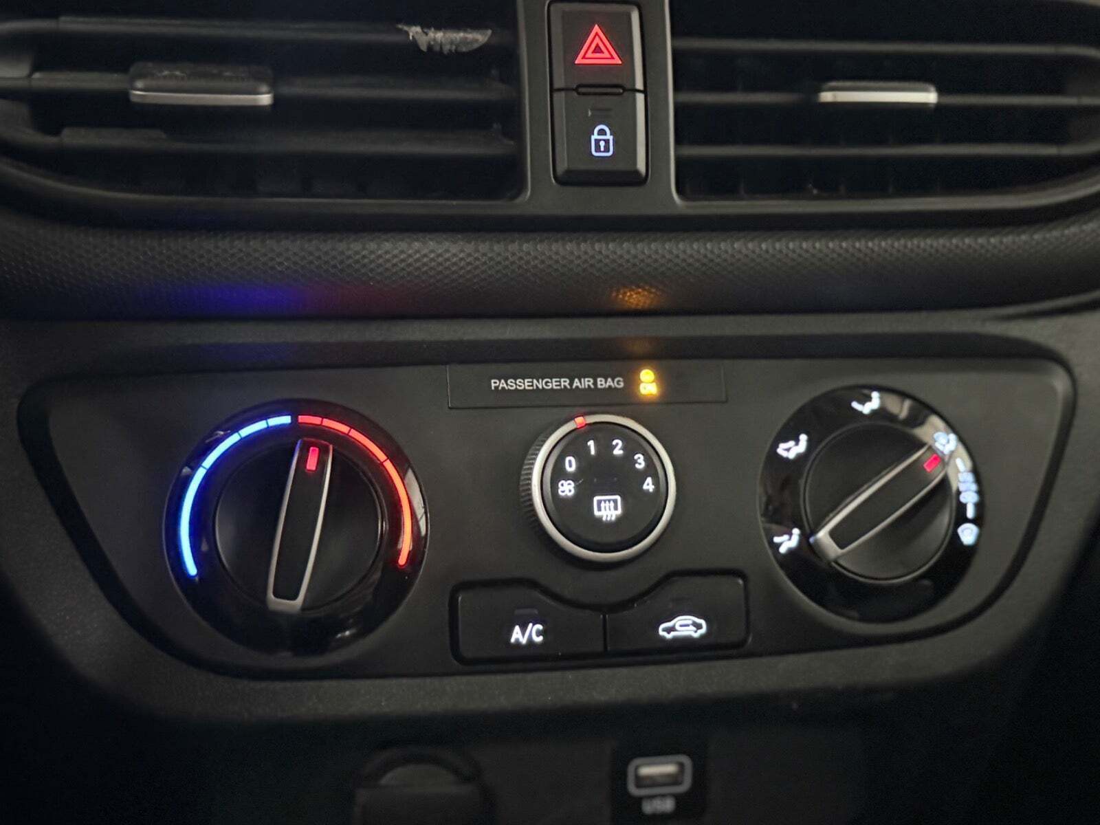 Hvid Hyundai i10 fra 2020