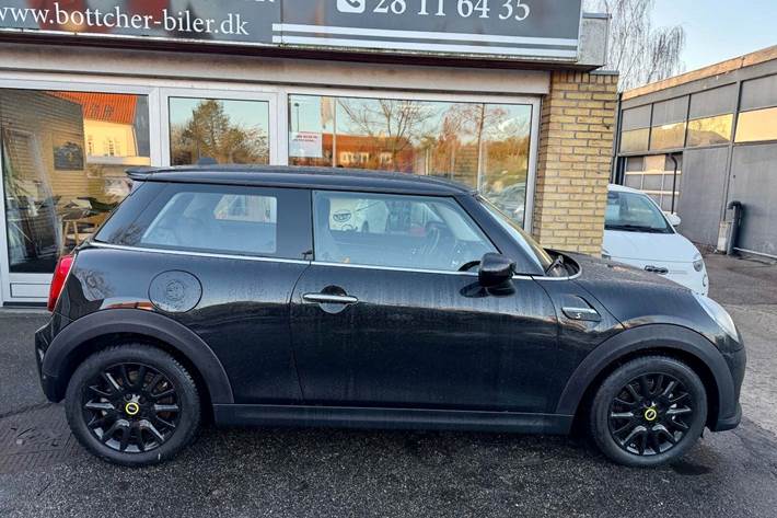 Sort Mini Cooper SE fra 2023