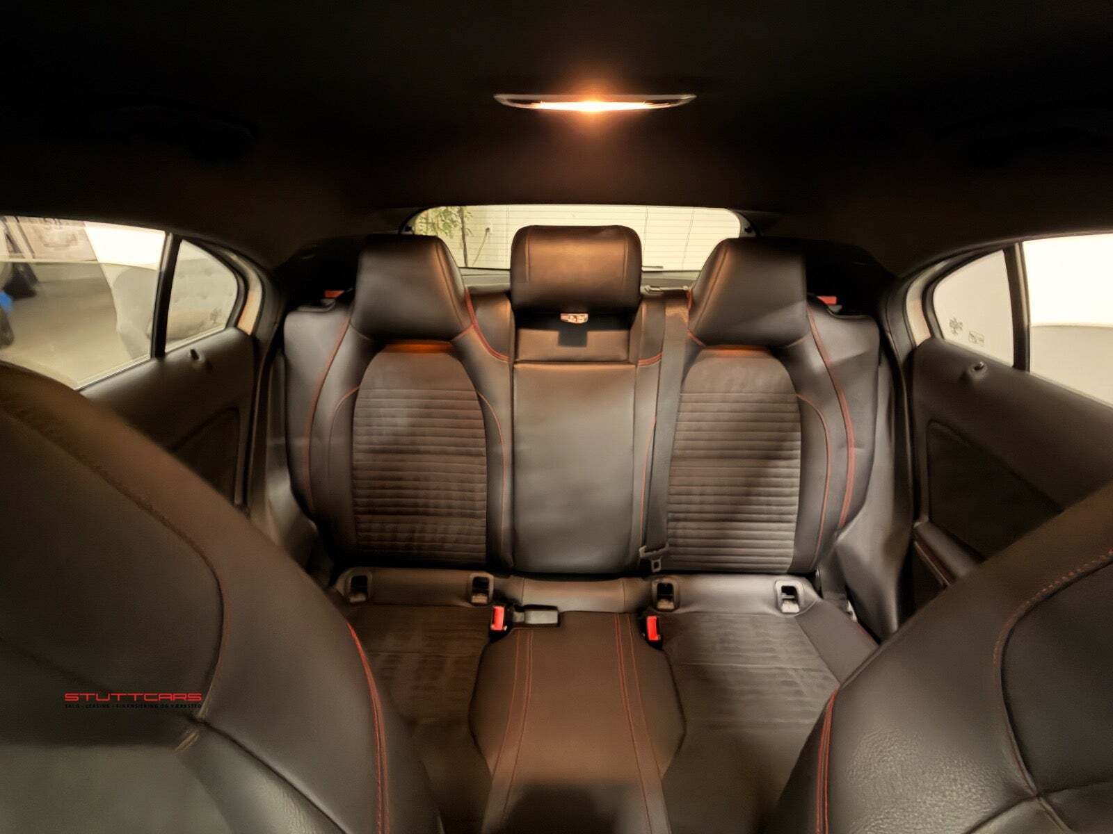 Hvid Mercedes A180 fra 2016