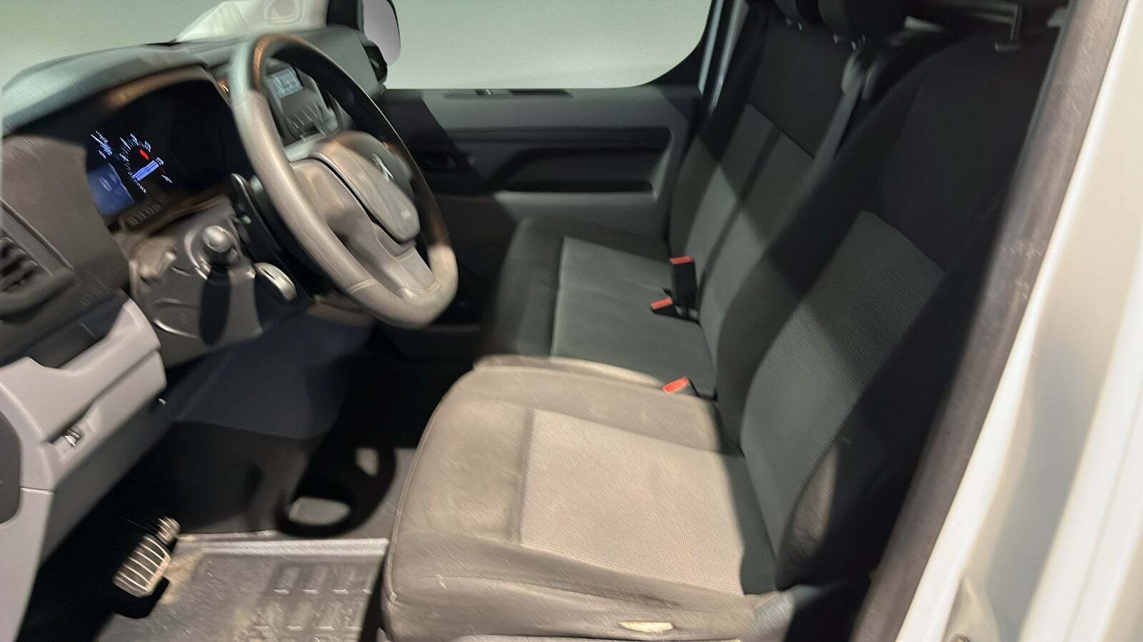 Peugeot Expert 2,0 BlueHDi 180 L2 Plus EAT6 Van