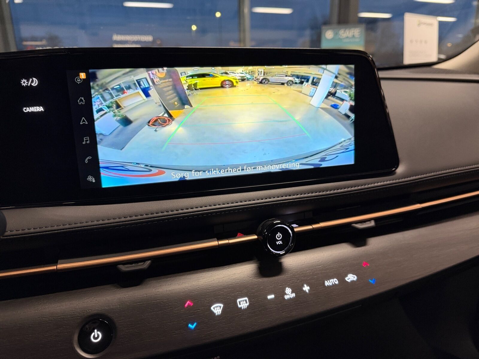 Sort Nissan Ariya fra 2025