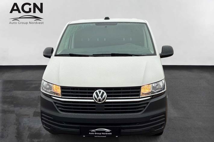 Hvid VW Transporter fra 2024