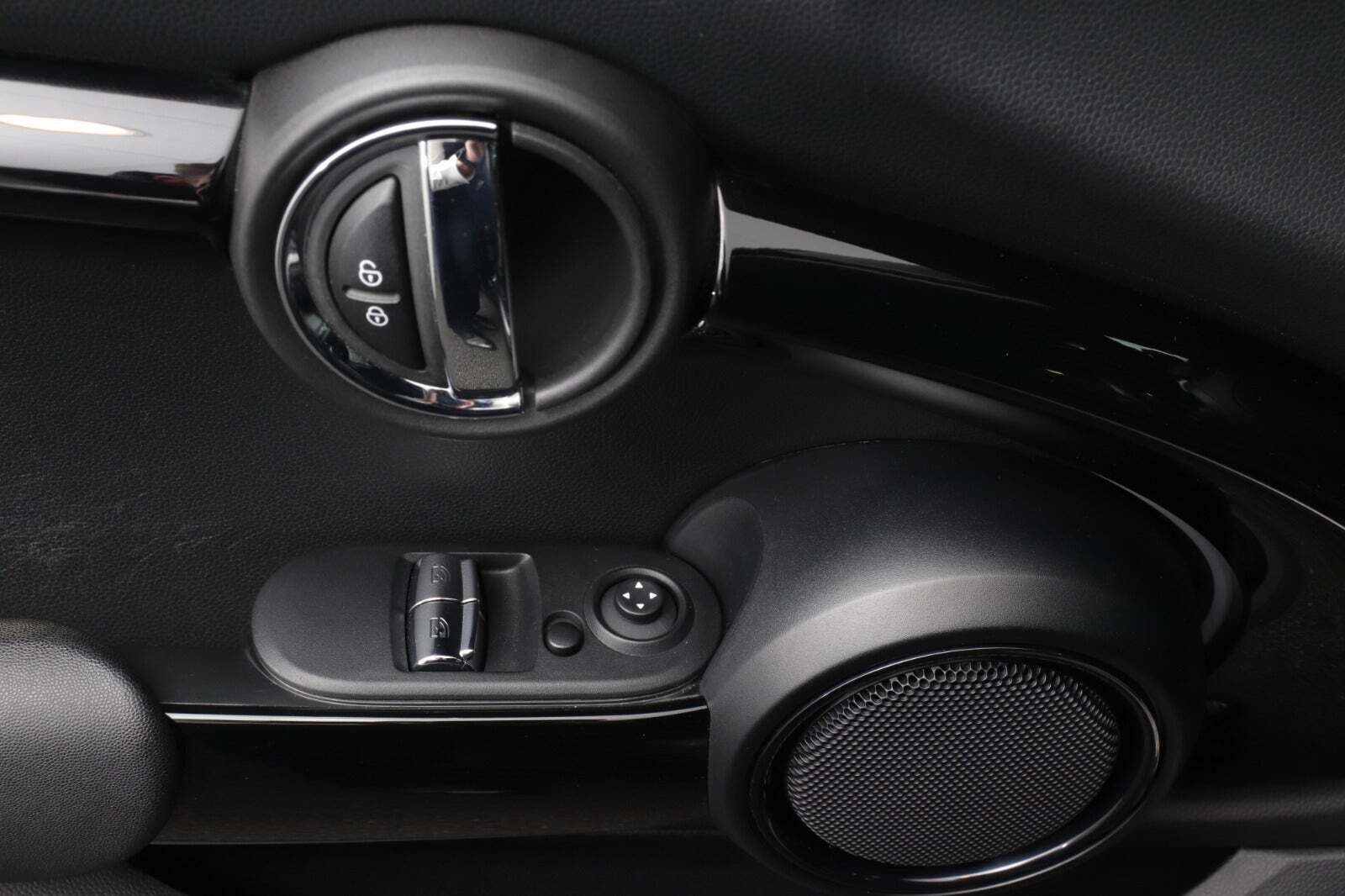 Sort Mini Cooper SE fra 2022