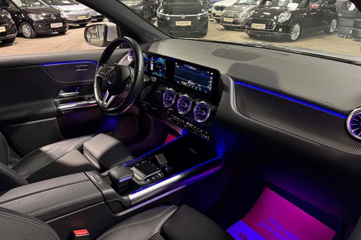 Sølv Mercedes EQA250 fra 2021