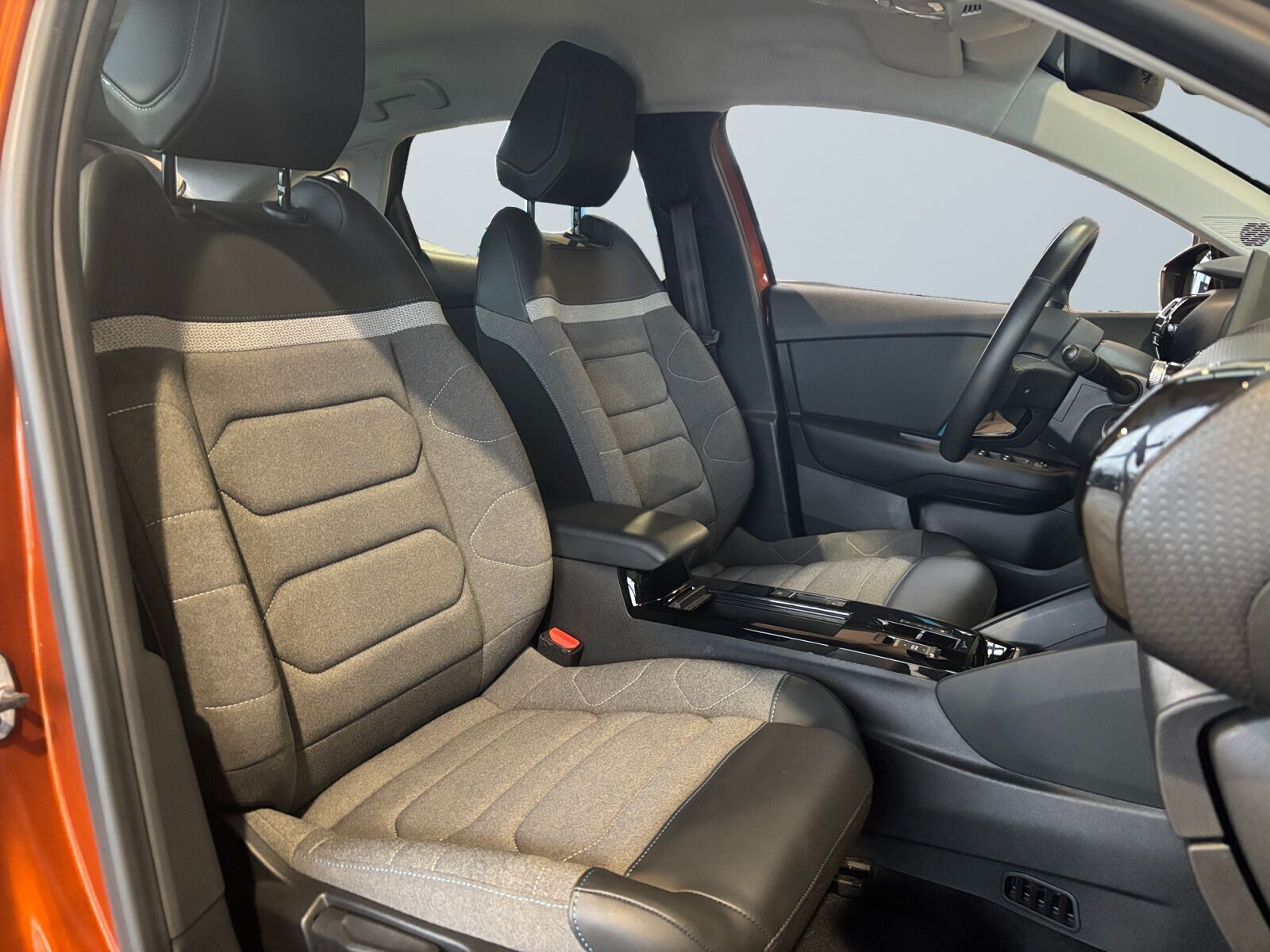Brun Citroën ë-C4 fra 2021