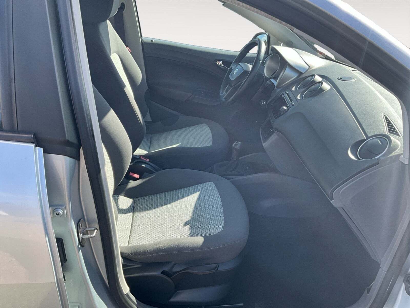 Sølv Seat Ibiza fra 2008