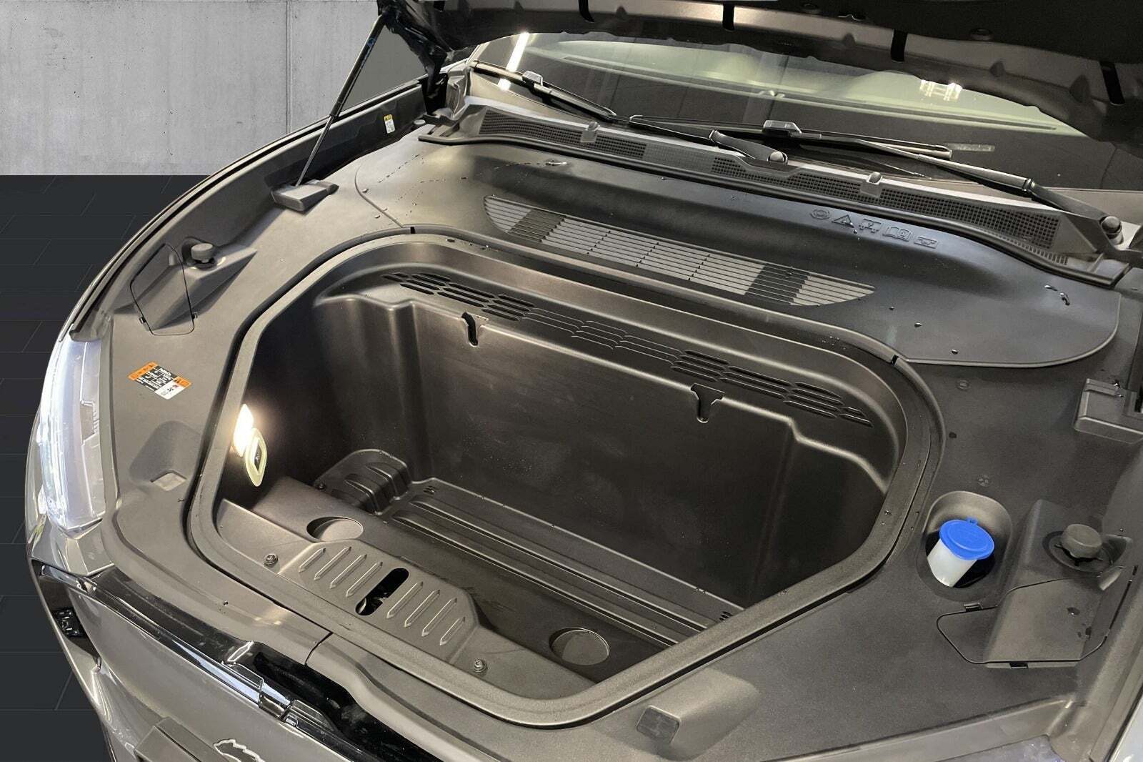 Grå Ford Mustang Mach-E fra 2023