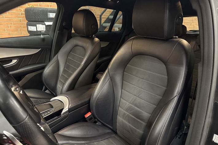 Grå Mercedes EQC400 fra 2021