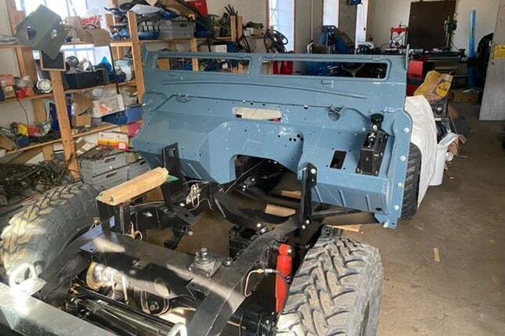 Gul Land Rover Serie II fra 1958 set udefra