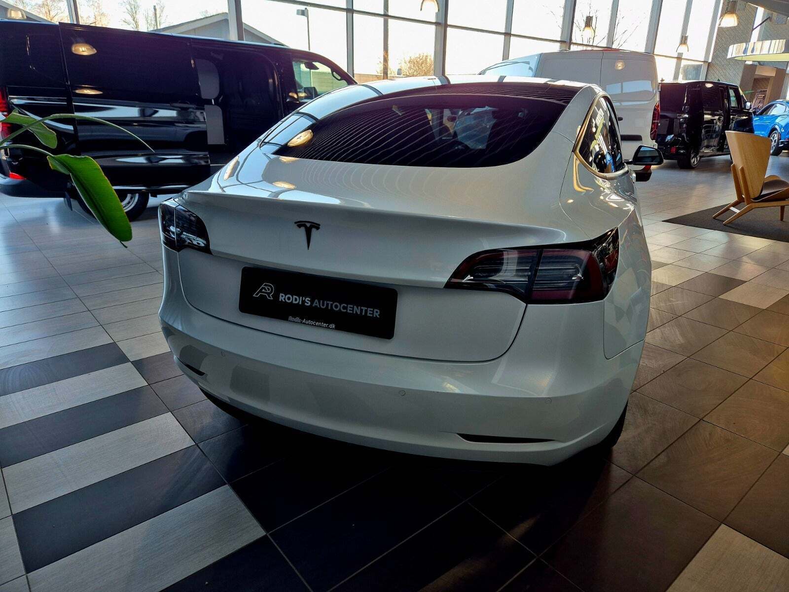 Tesla Model 3 Standard Range+ RWD