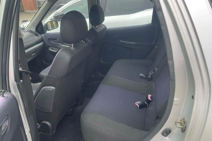 Sølv Suzuki Ignis fra 2004