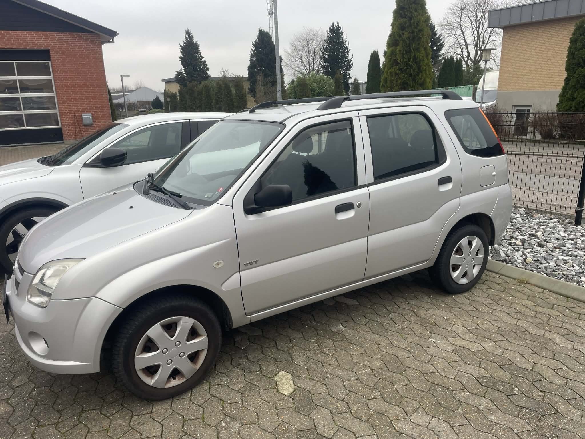 Sølv Suzuki Ignis fra 2004